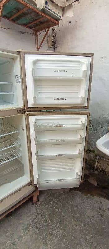 Dawlance Medium Refrigerator 1