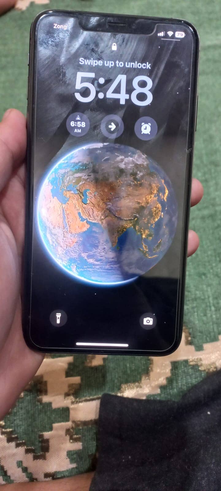 Apple iPhone XS Max 3