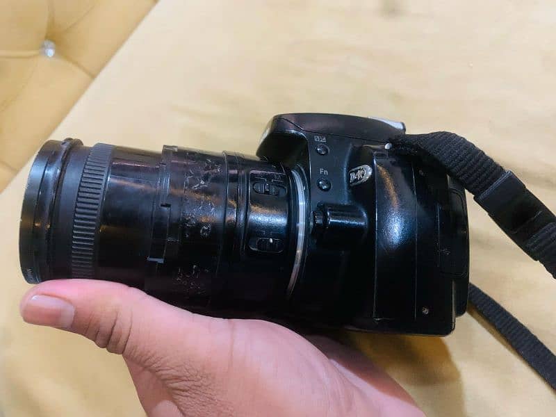 cinon DSLR camera 0