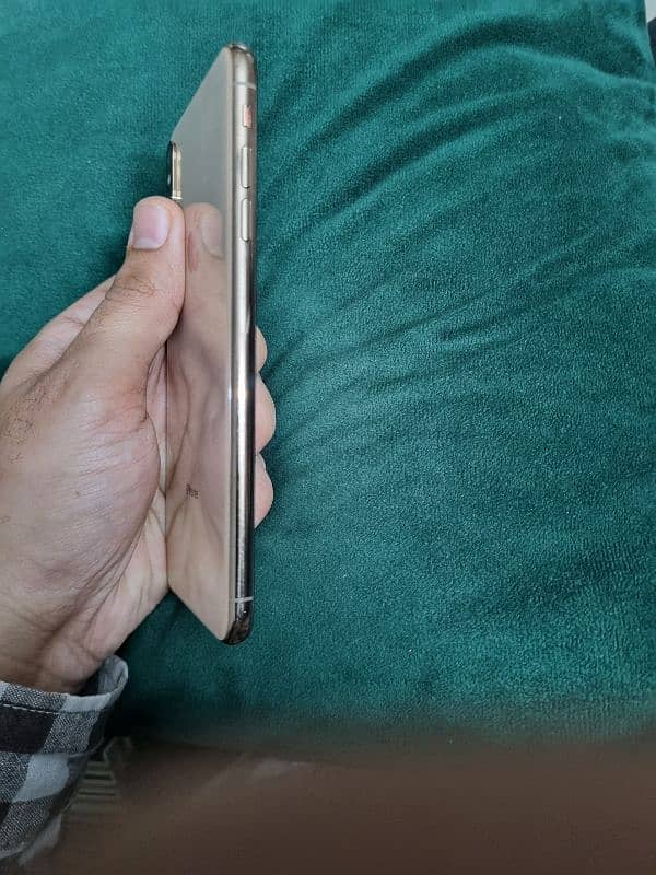 Iphone XS Max- 256GB- Official PTA -Face Time 5