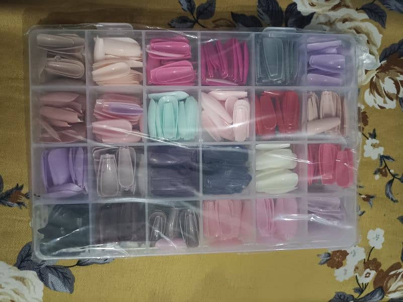 576 colorful fake nails 1