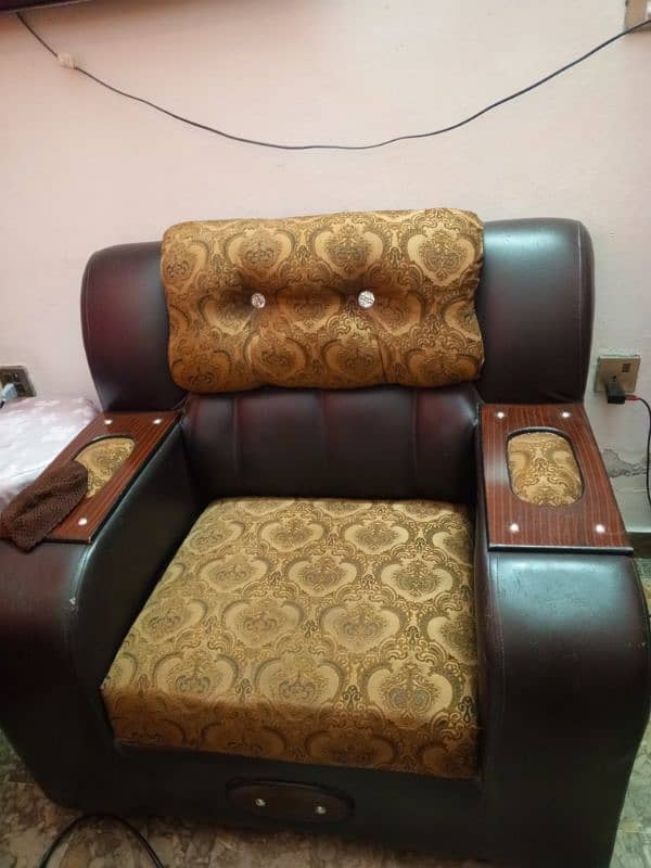 6 seater sofa for urgent sale 1