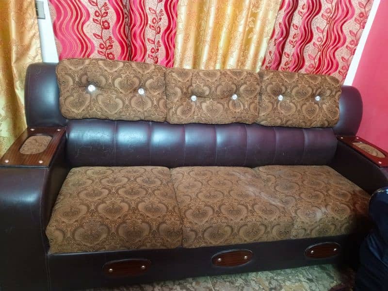 6 seater sofa for urgent sale 2