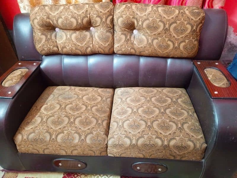 6 seater sofa for urgent sale 4