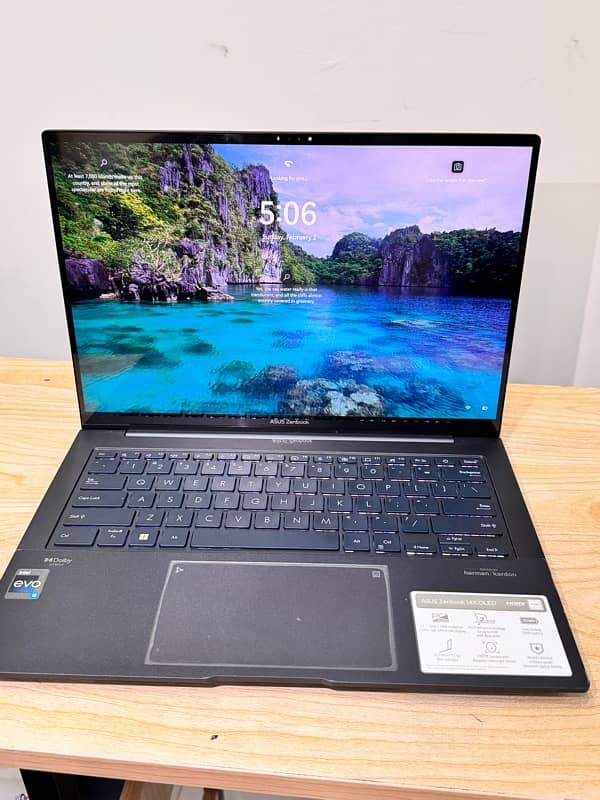 Asus zenbook 14.5 inch Core i5 - 8gb laptop 1