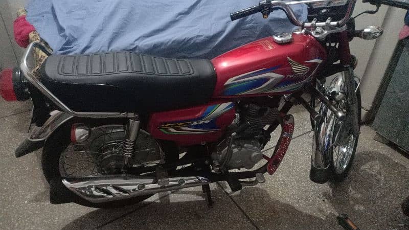 HONDA 125 EXTREMELY VERY GOOD CONDITION 2