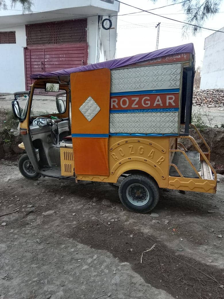 Rozgar CNG rickshaw 3