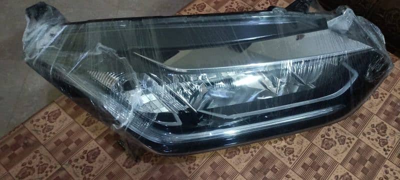 Halogen Head lights of Honda city 6th generation 5