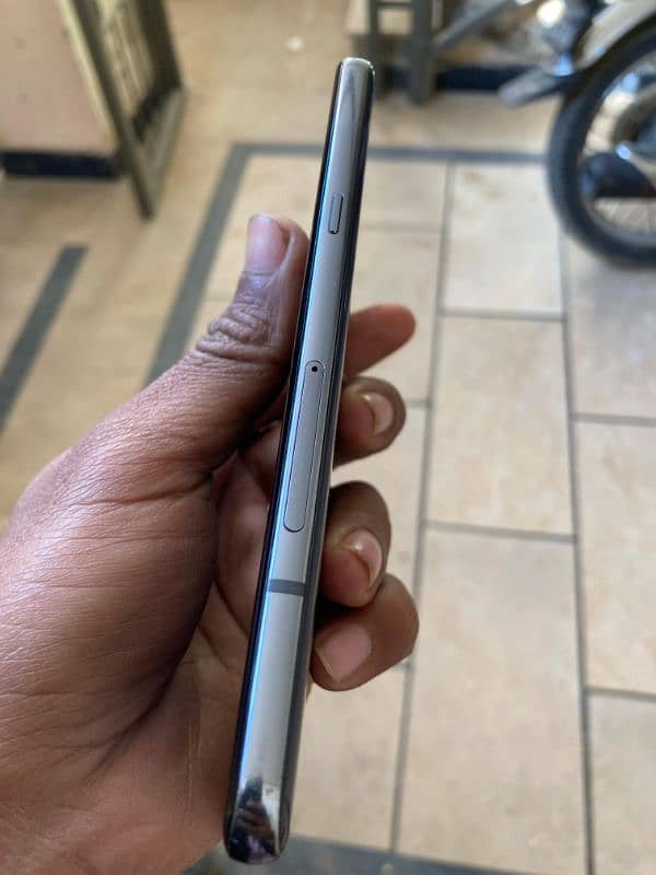 LG G8 Thinq 1