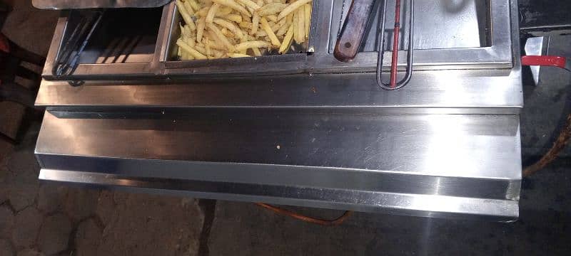 frier look like a new in good condition double side 0