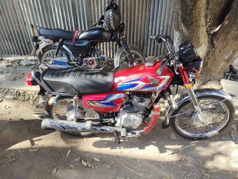 HONDA 125 EXTREMELY VERY GOOD CONDITION 3