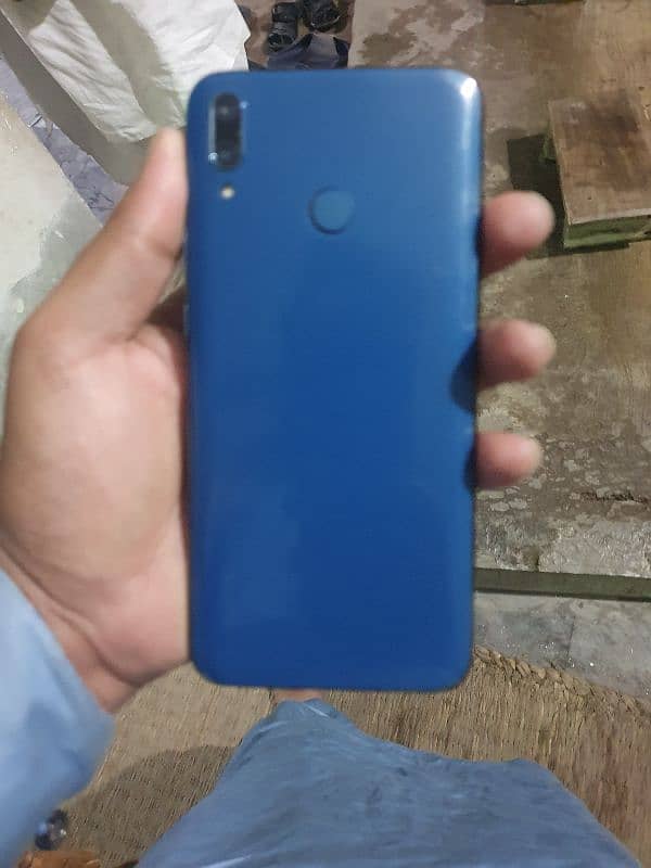 Huawei y9 4gb 64gb all ok only panel change par original panel hai 1