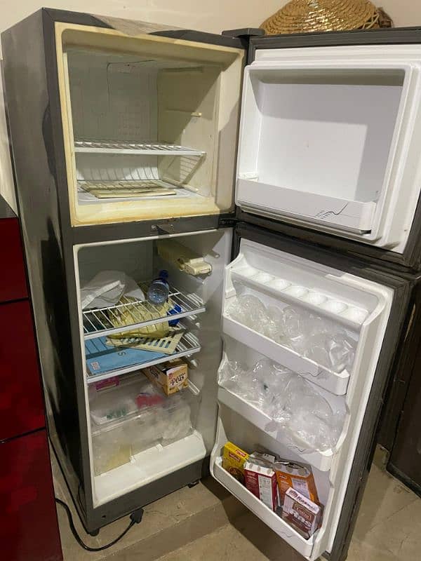 Dawlance small fridge 4