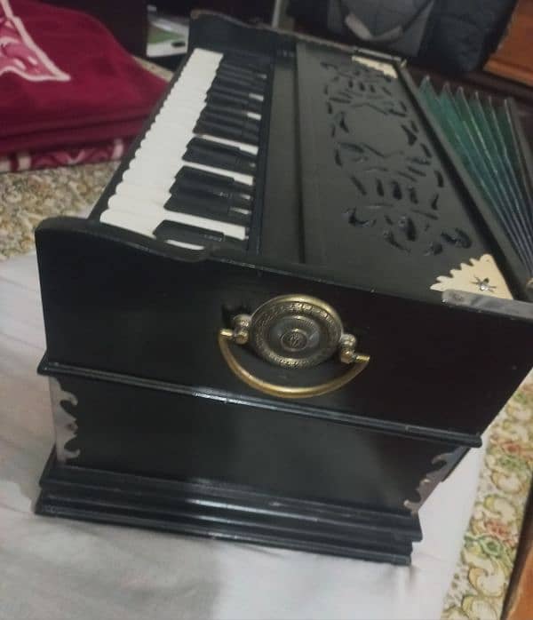 German jublet harmonium 0