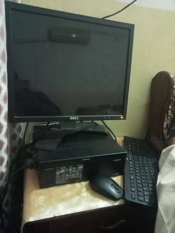 computer for sale only 2 months used 1