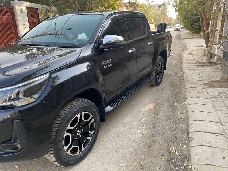 Toyota Hilux 2022 11