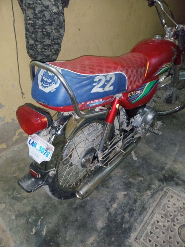 Honda CD70 4