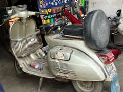 Vespa Scooter urgent sale 1978 model use condition