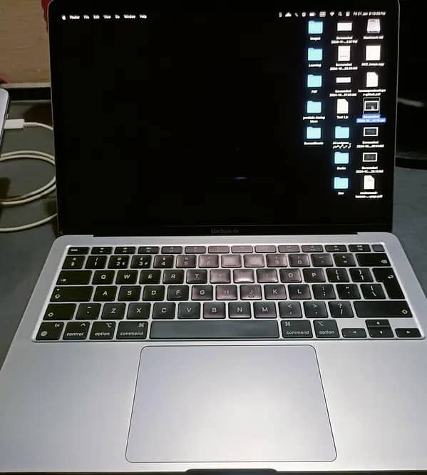 Apple MacBook Air M1 2020 0