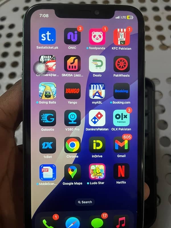 Iphone 11 128gb sim working 4