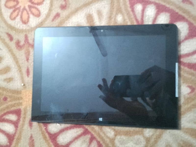 Lenovo Thinkpad 10by10 charger tablet windows 10  4GB ram+ 64 GB ROM 0