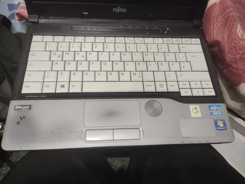 Fujitsu. lifebook. 3rd Gen. 03073783690. ed 0