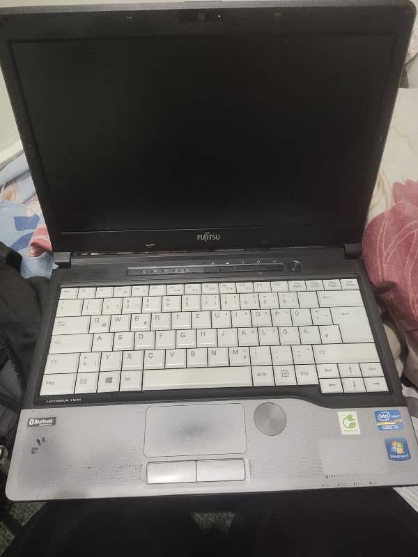 Fujitsu. lifebook. 3rd Gen. 03073783690. ed 1