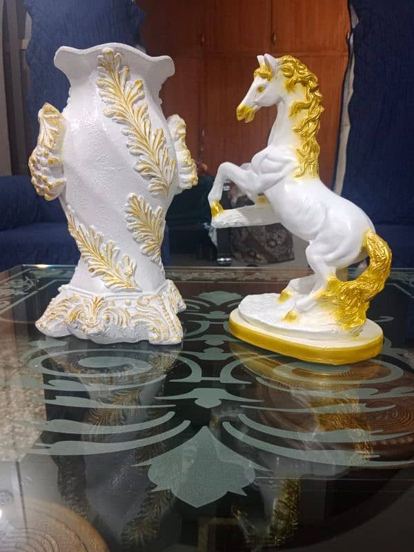 vase and decoration horse 2