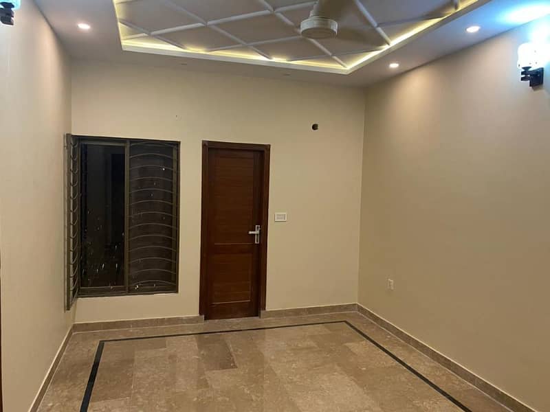 FACING PARK HOT LOCATION 10 MARLA HOUSE AVAILABLE FOR SALE IN WAPDA TOWN PHASE 1 - BLOCK K2 7