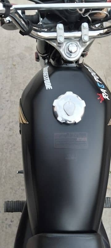 Honda 125 Black color 2025 model lush condition urgent sale 7