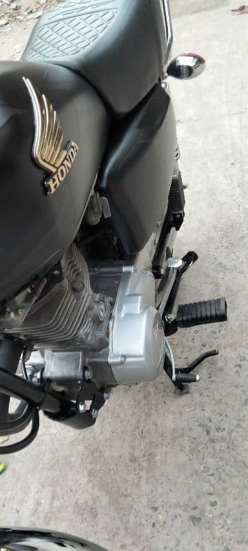 Honda 125 Black color 2025 model lush condition urgent sale 12