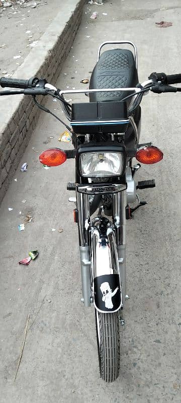 Honda 125 Black color 2025 model lush condition urgent sale 16