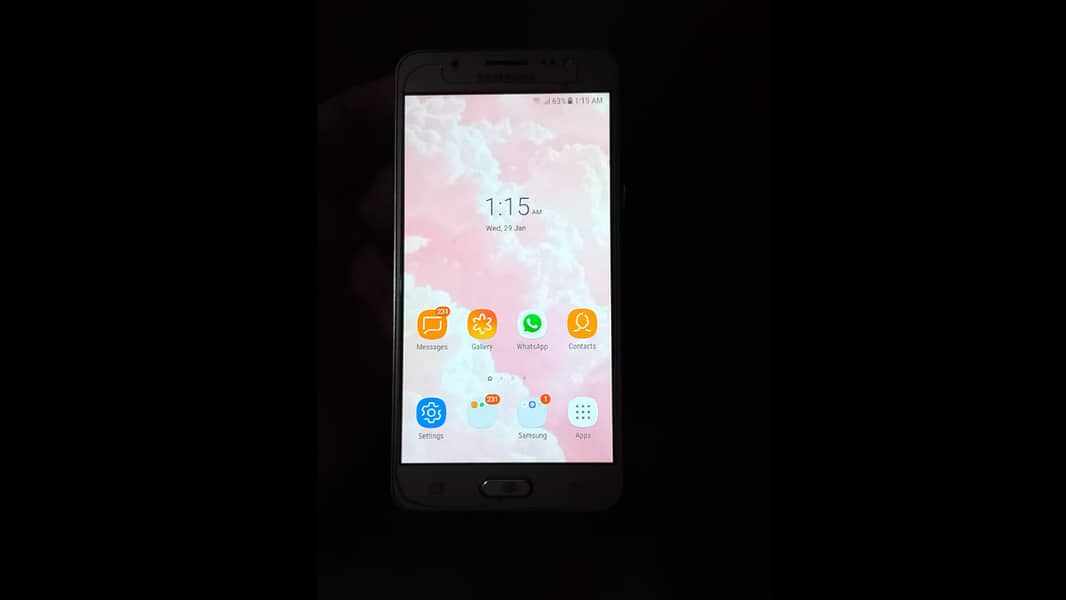 Samsung Galaxy J5 Pro | MINIMALLY USED | NEVER DROPPED / REPAIRED 1