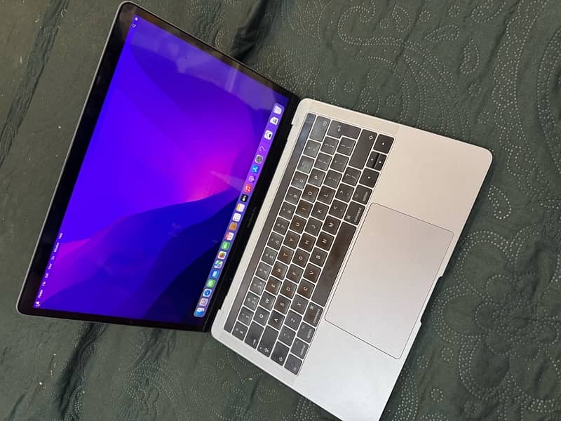 mac book pro 2017 0