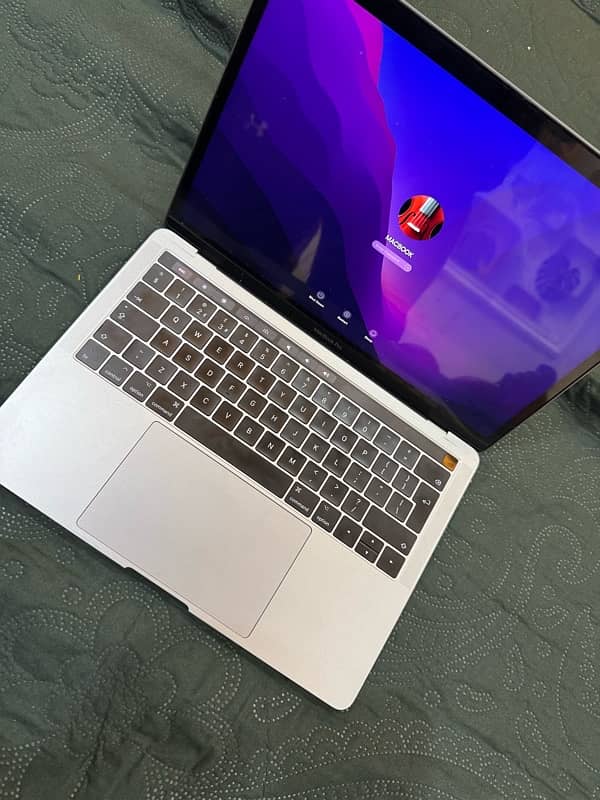 mac book pro 2017 1