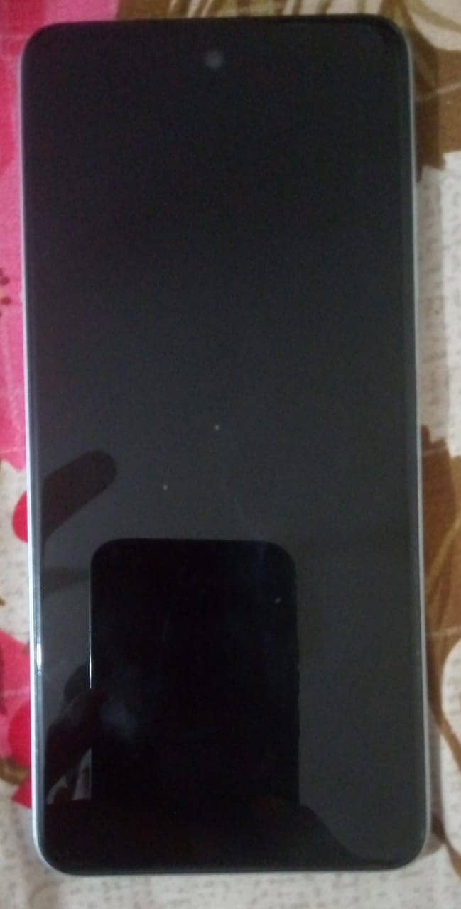 Tecno spark 20 8/256 with box and original charger 0