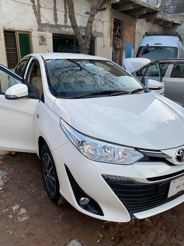 Toyota Yaris full option 2