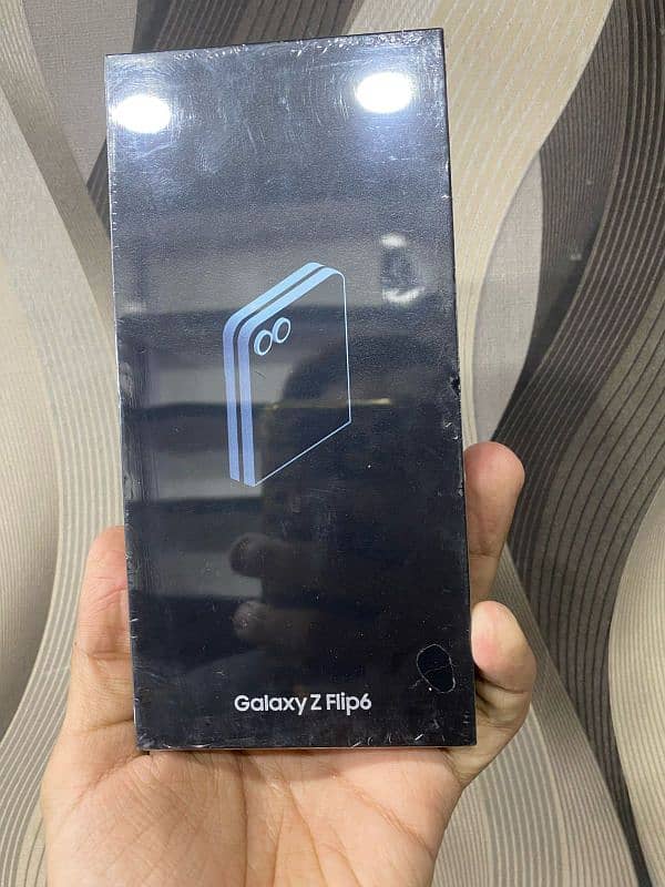 Samsung Galaxy Z Flip 6 1