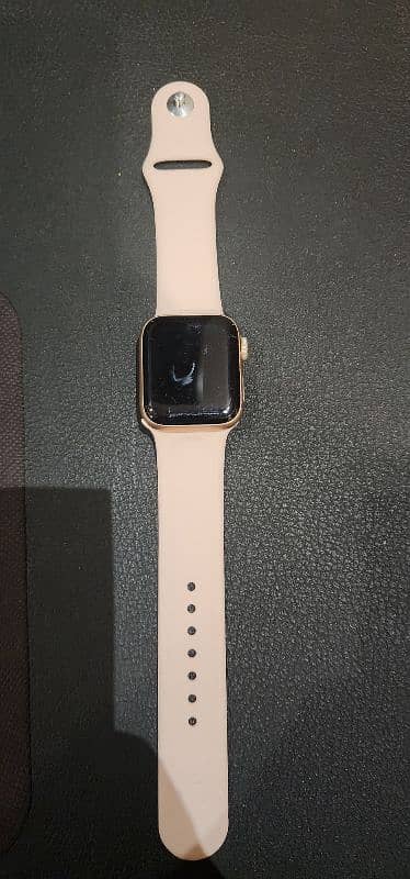 apple watch 4 series Gold 0