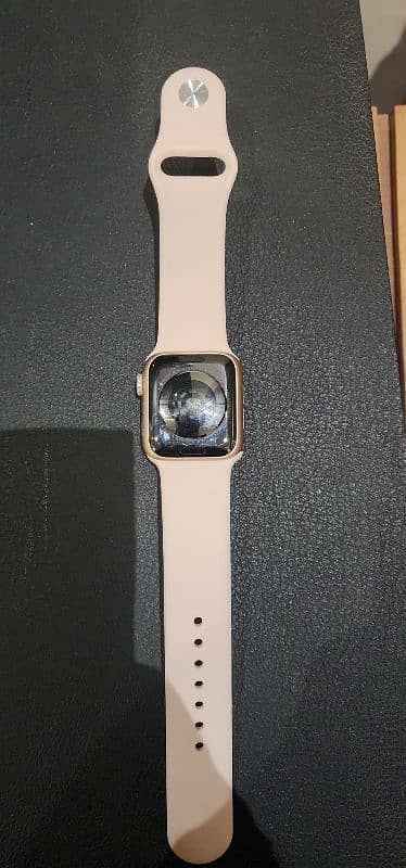 apple watch 4 series Gold 1