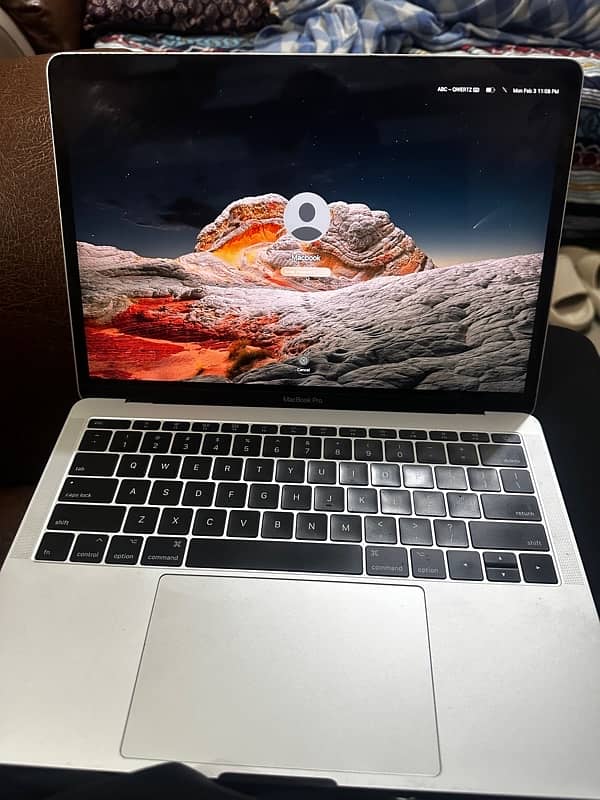 APPLE MACBOOK PRO 2