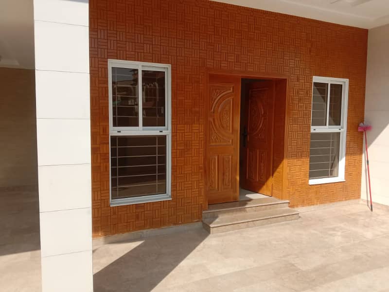 10 marla brand new house available for rent in bahria town phase 3 4