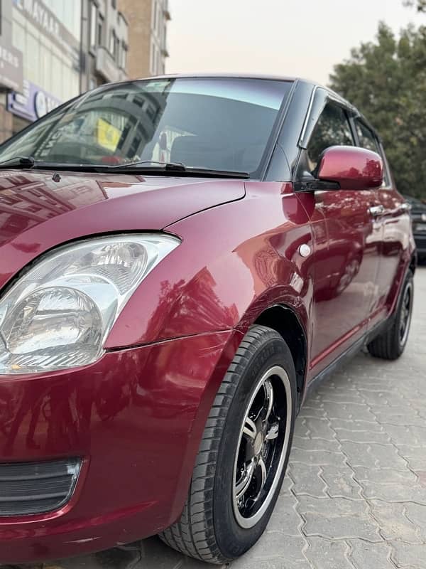 Suzuki Swift 2010 dlx 5