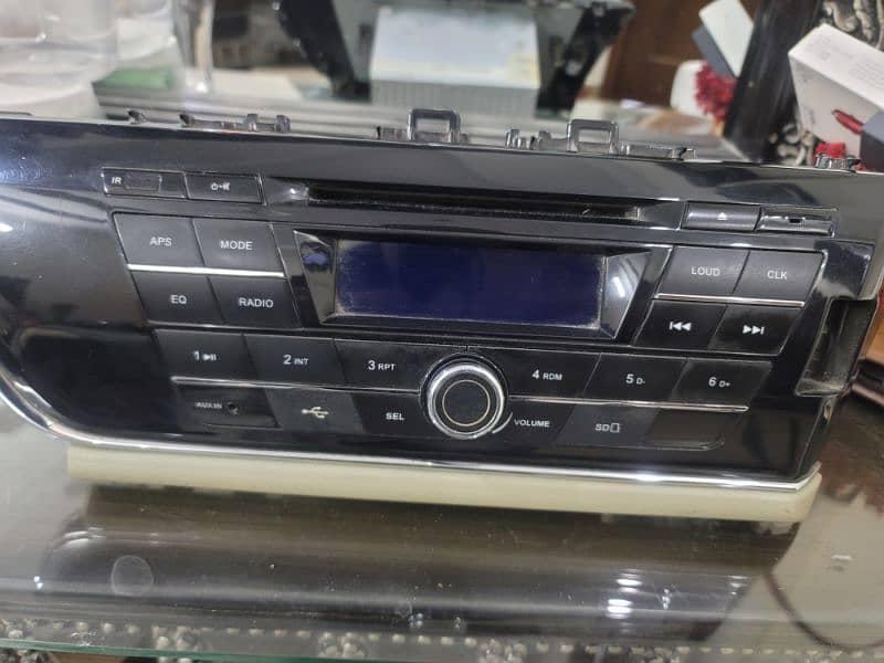 Toyota 2016 Model Gli original sound player. 0