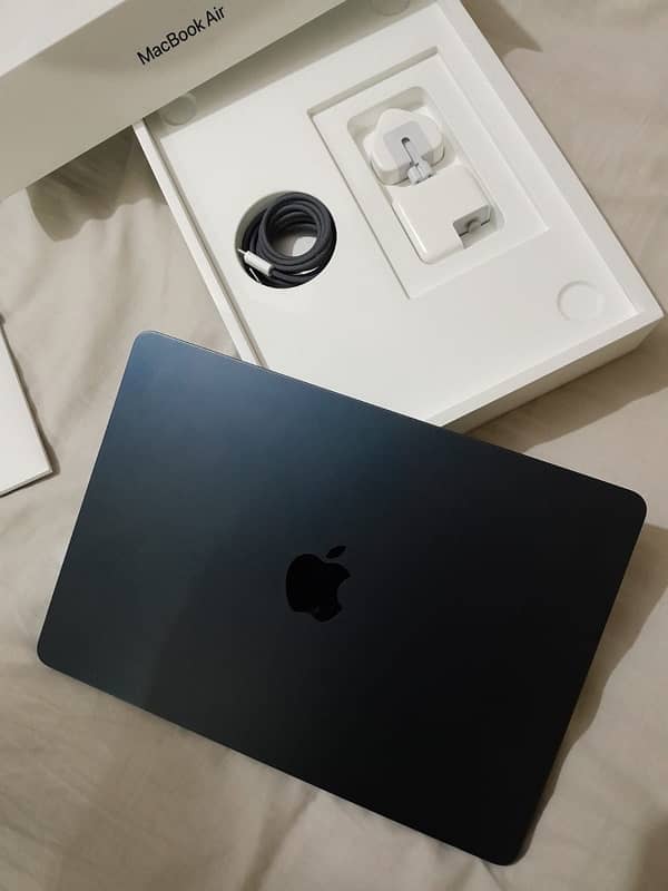 macbook air m2 13.6inch 8/256gb 0