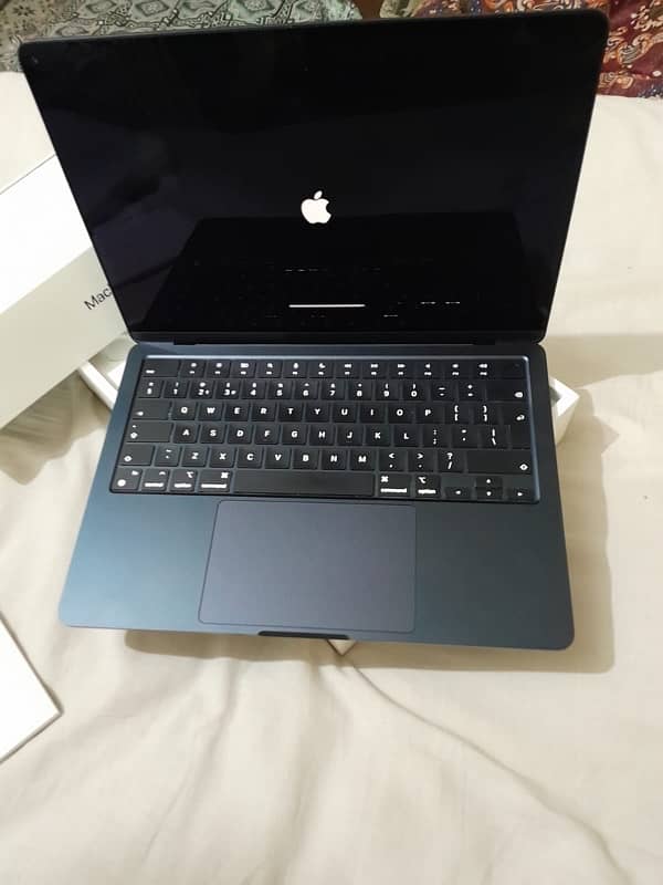 macbook air m2 13.6inch 8/256gb 1