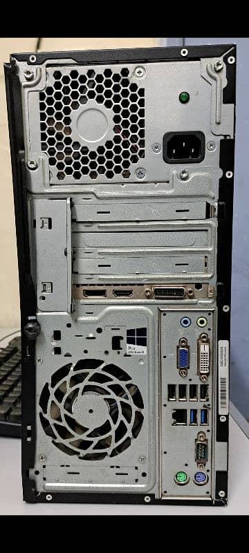 GAMING PC WITH ACCESSORIES 1