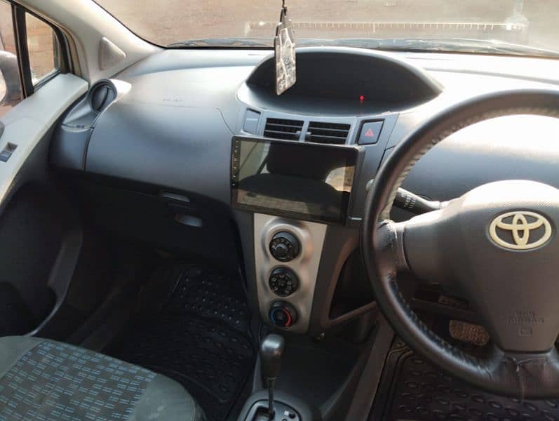 Toyota Vitz 2010 2