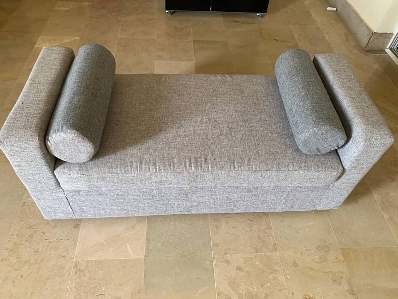 7 seater including 2 high sofa chairs 4