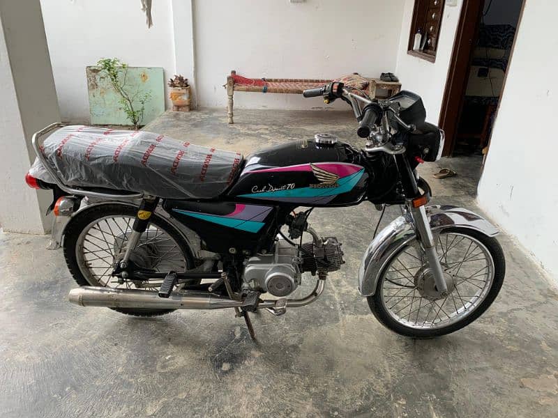 Honda CD 70cc Model 2004 Lahore Number bike 0